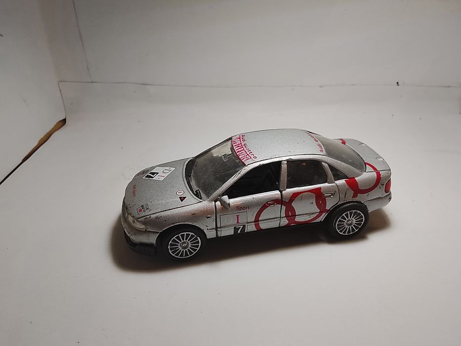 Игрушки машины .