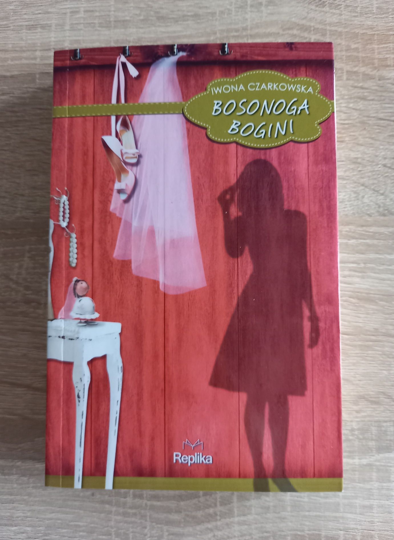"Bosonoga bogini" "Bokserka"
Autor: Iwona Czarkowska