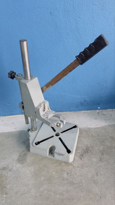 Suporte  para  maquina  furar