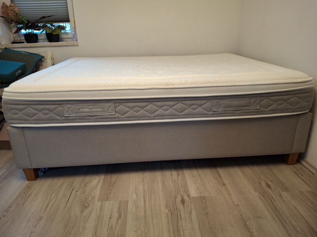Materac Gomarco i łóżko  z pojemnikiem