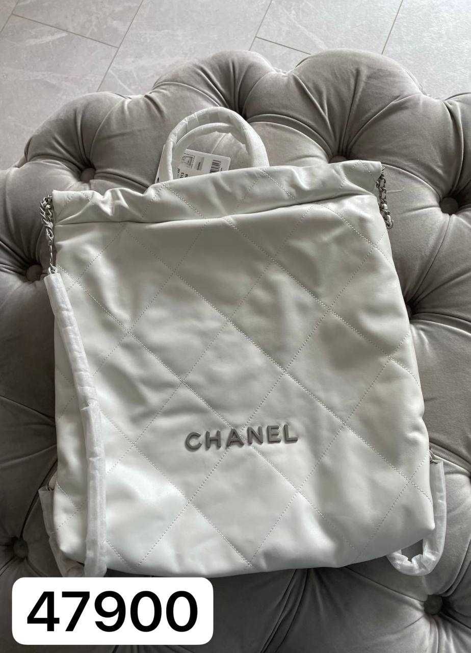Оригинальная сумочка CHANEL Handbag White  в идеальном состоянии