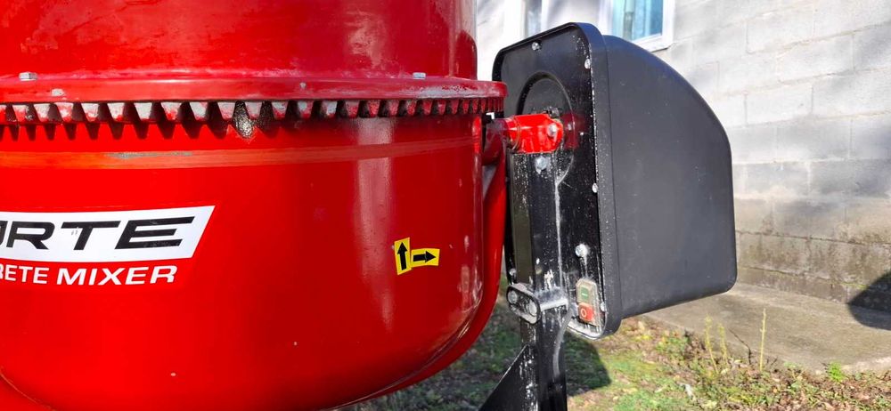 Продам бетонозмішувач FORTE EW2125P