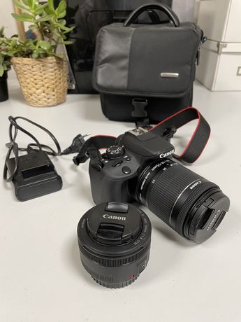 Canon 100D z dwoma obiektywami