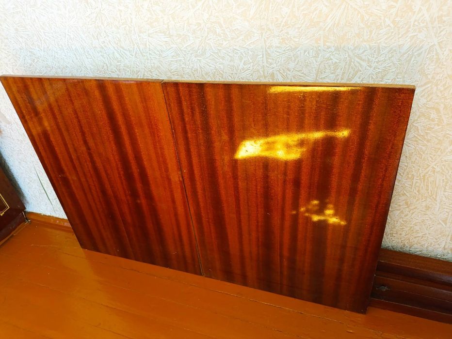 Стіл дерев'яний розкладний