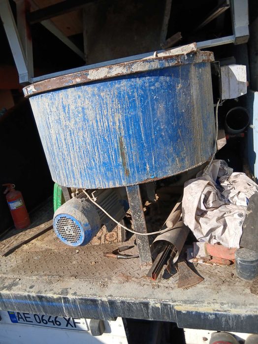 Бетоно змішувач .Евро забор оборудивания.