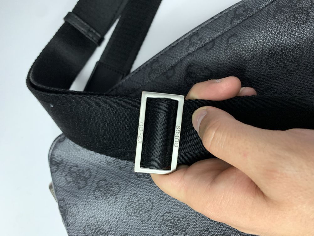 Сумка Мессенжер Guess