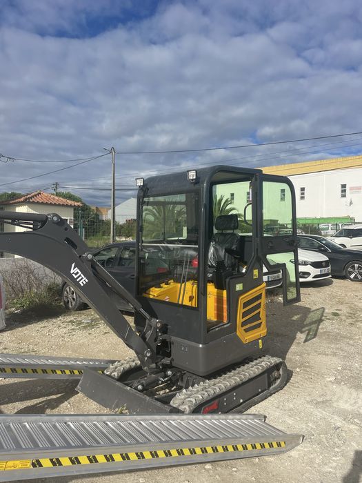 Mini giratoria 2000 kg