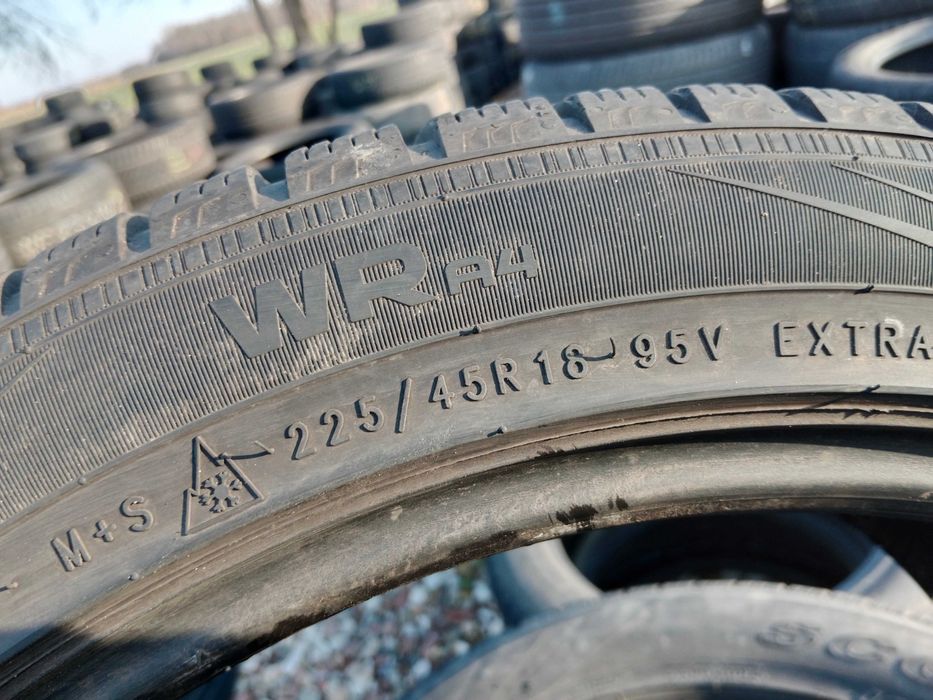 Opona używana 225/45R18 Nokian WR A4 1szt.