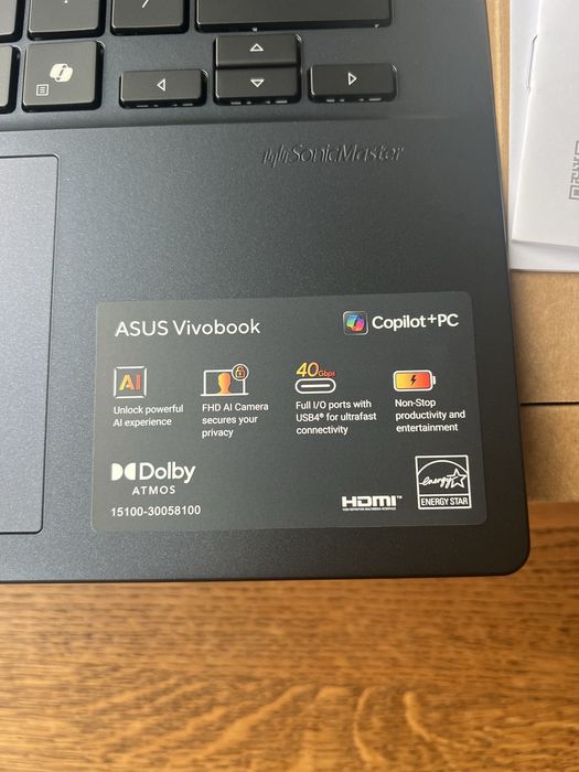 Asus Vivobook X1407Q – lekki, szybki laptop, Nowy! Gwarancja!