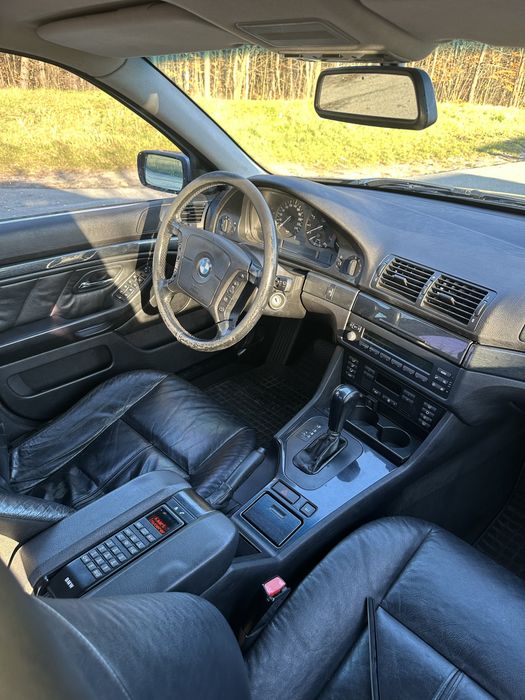 Bmw e39 523i R6 170koni 2.5b LPG gaz automat BEZ RDZY bardzo ładna