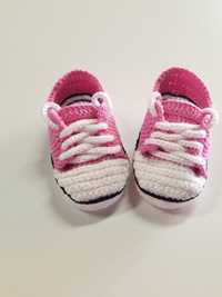 Sapato de bebé feito à mão