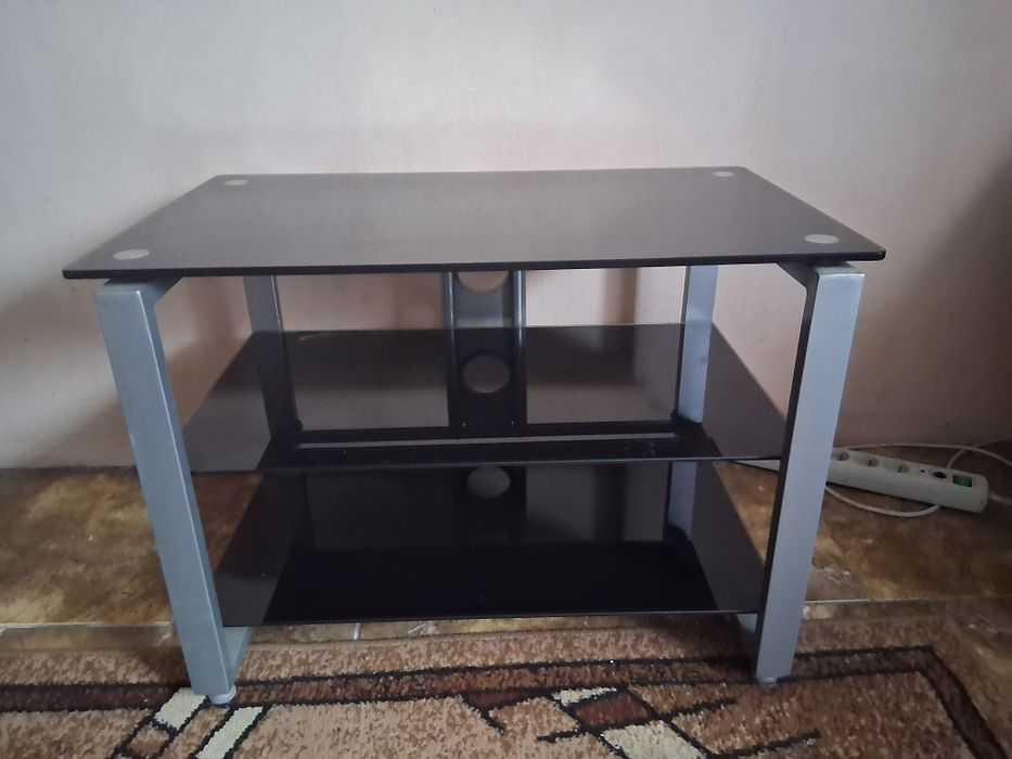Stolik szklany pod telewizor