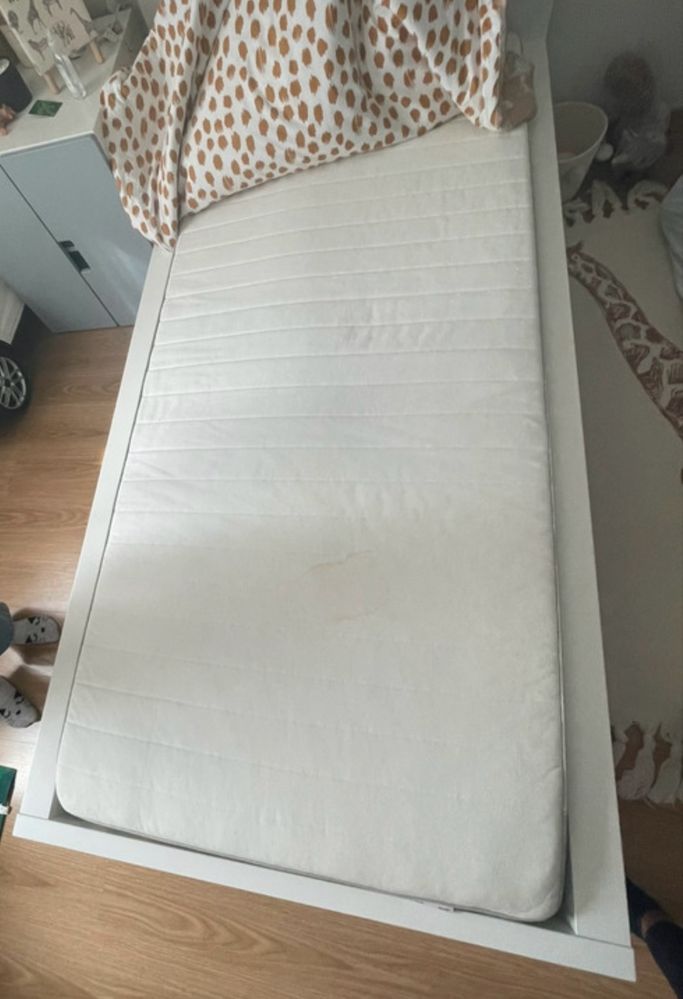 Cama solteiro como nova