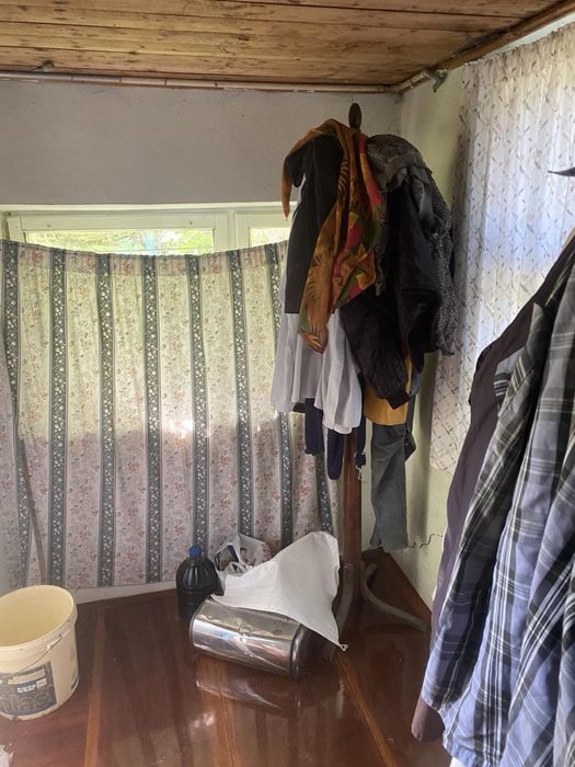 Продаж дачний будинок і прилегла земля