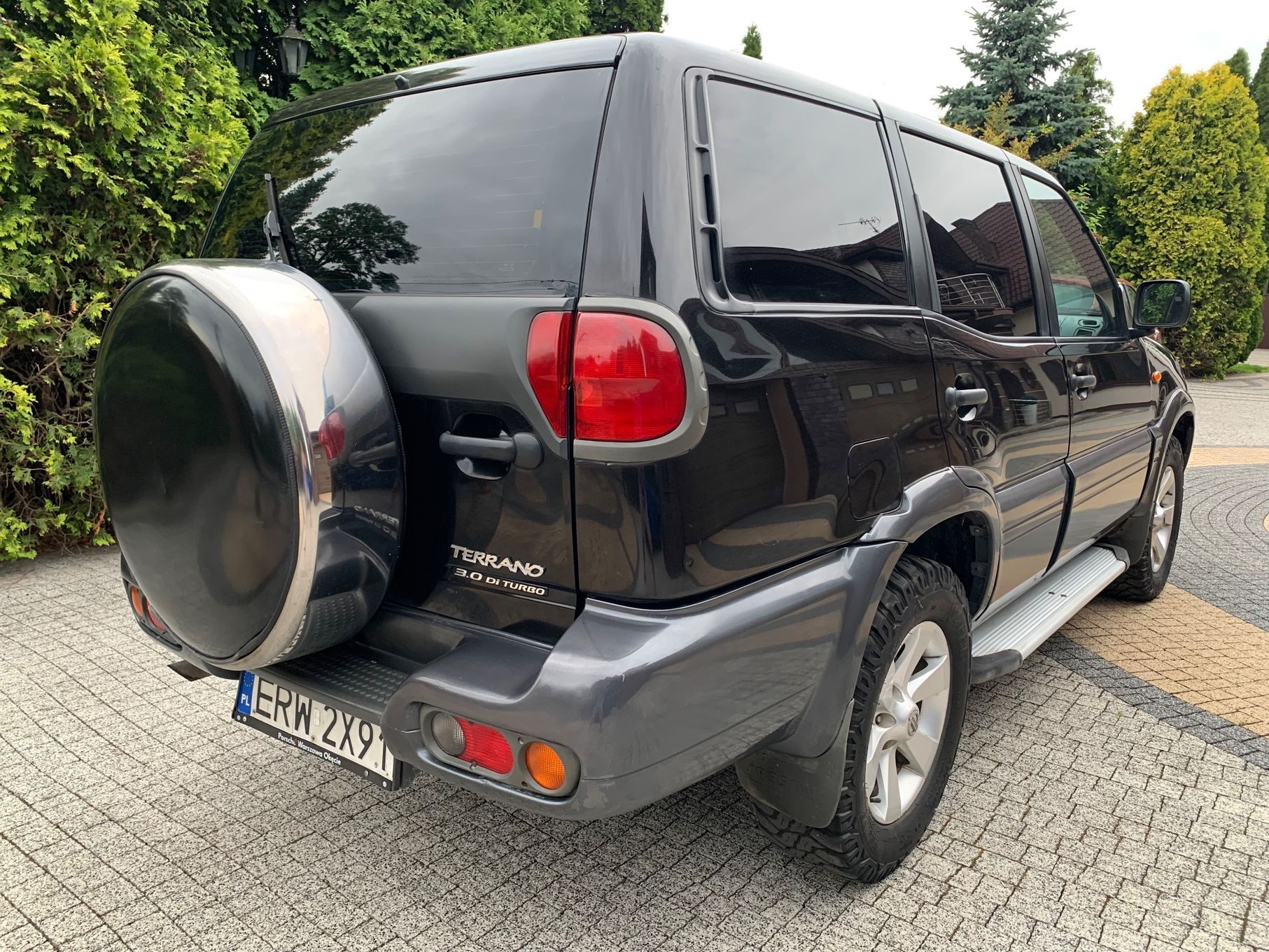 Nissan Terrano Najlepszy silnik 3,0 tdi 5 drzwi-najładniejszy uszanowany rama idealna