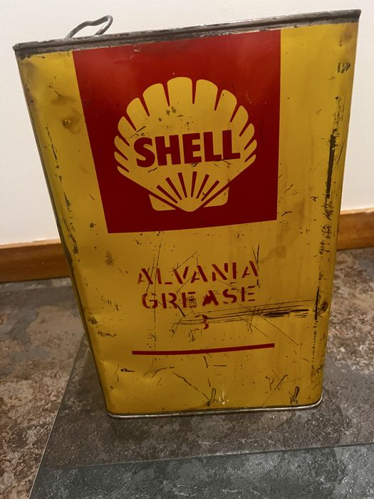 Antiga lata de lubrificante Shell
