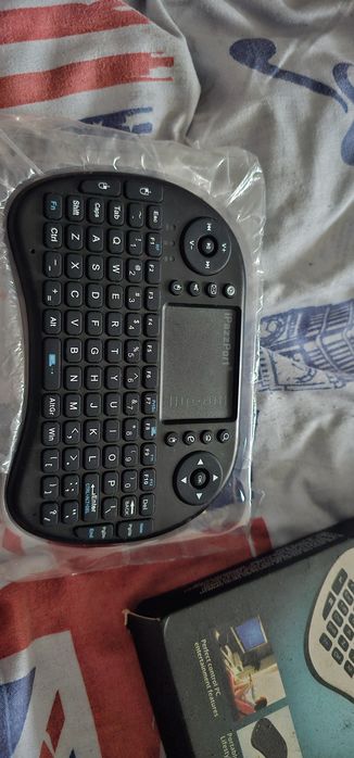 Безпровідна клавіатура