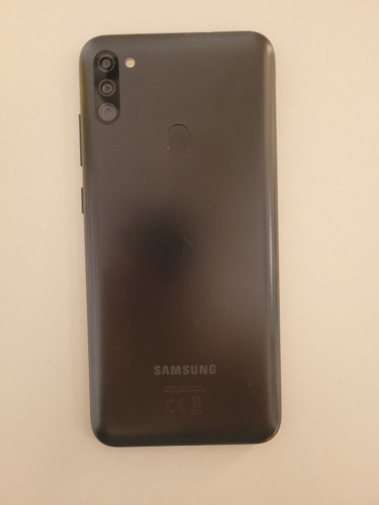 Samsung m11 jak nowy