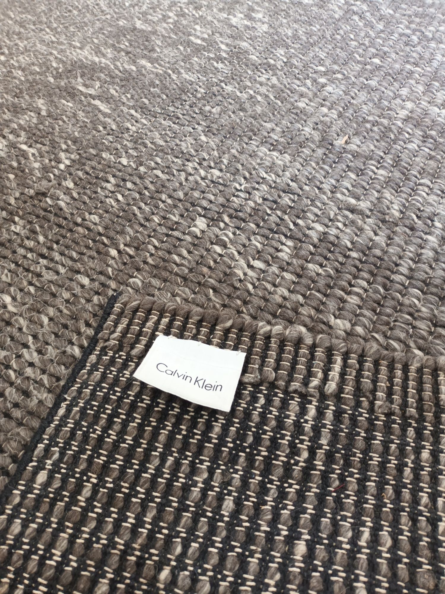 Dywan Calvin Klein wymiary 222x157