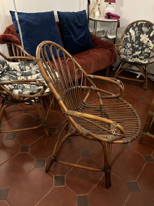 Moveis de sala sofas, cadeiras e mesa