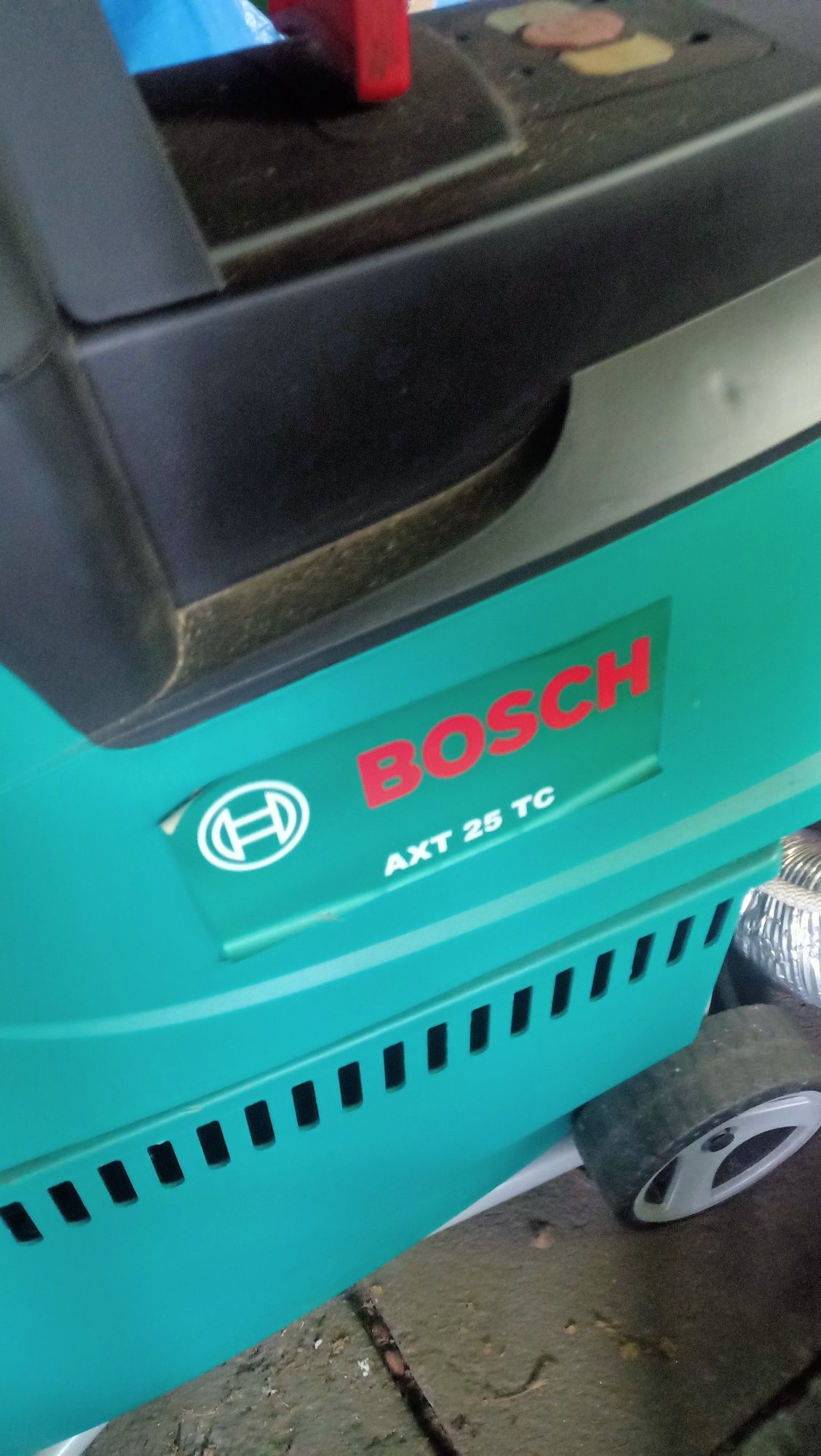 Bosch AXT 25 TC rozdrabniacz do gałęzi