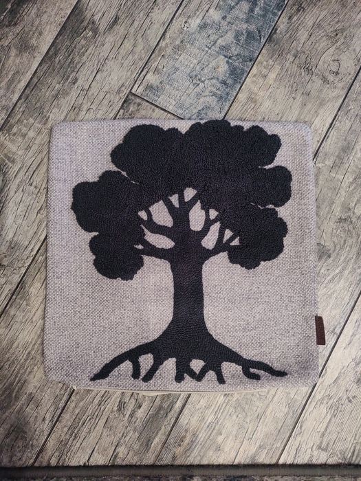 Декоративна  наволочка 40х40"Дерево життя" декорована ковровою вишивко