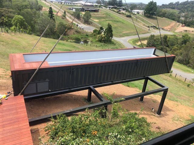 Басейни із морських контейнерів.