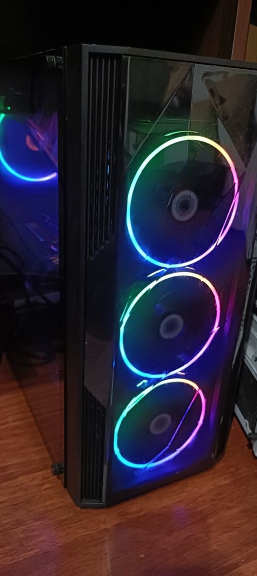 Sprzedam Komputer Ryzen 7 RAM 32GB 256GB M.2+1TB M.2 Intel A580