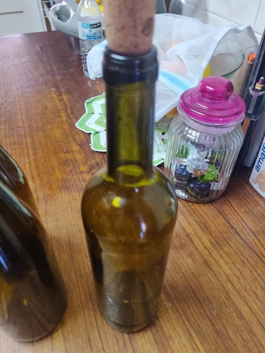 Garrafas vazias usadas para venda