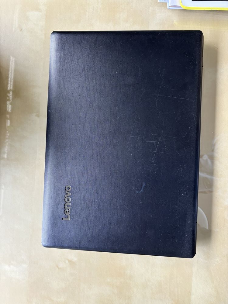 Laptop Lenovo.