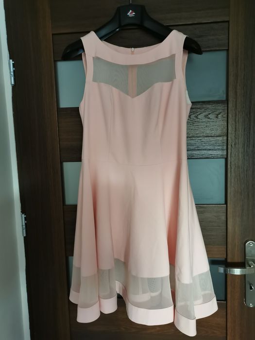 Sukienka koktajlowa bez rękawów