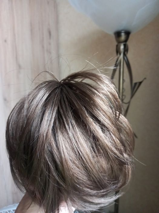 Продам накладка-шиньон, хвіст на заколці-банан .стан новий