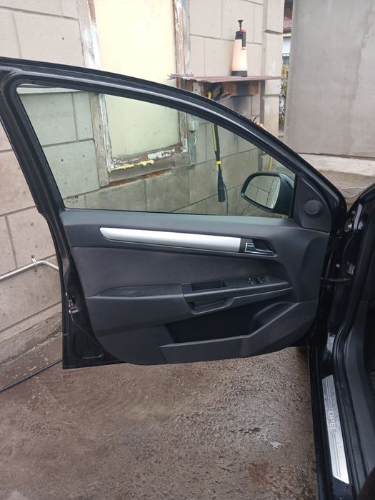 Продам Opel Astra H