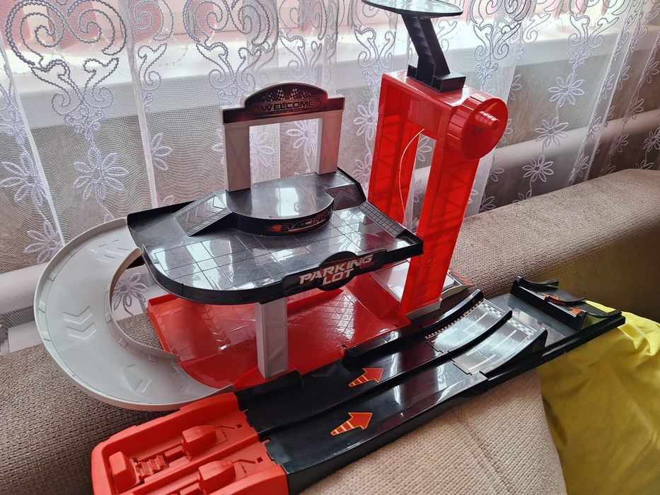 Парковка дитяча для машин