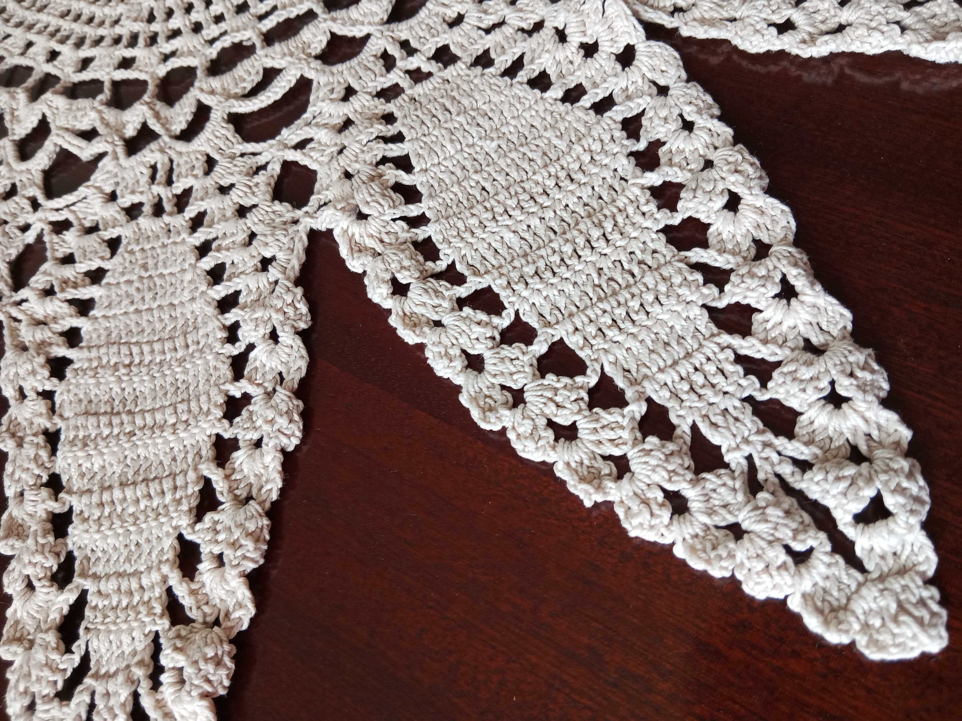 Centro de mesa crochê branco/creme 80cm diâmetro