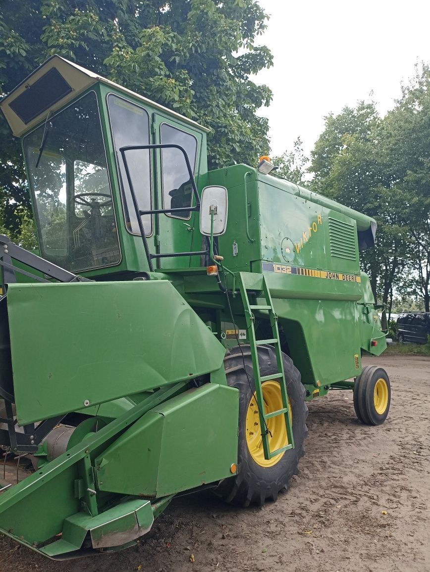 Комбайн John Deere 1032