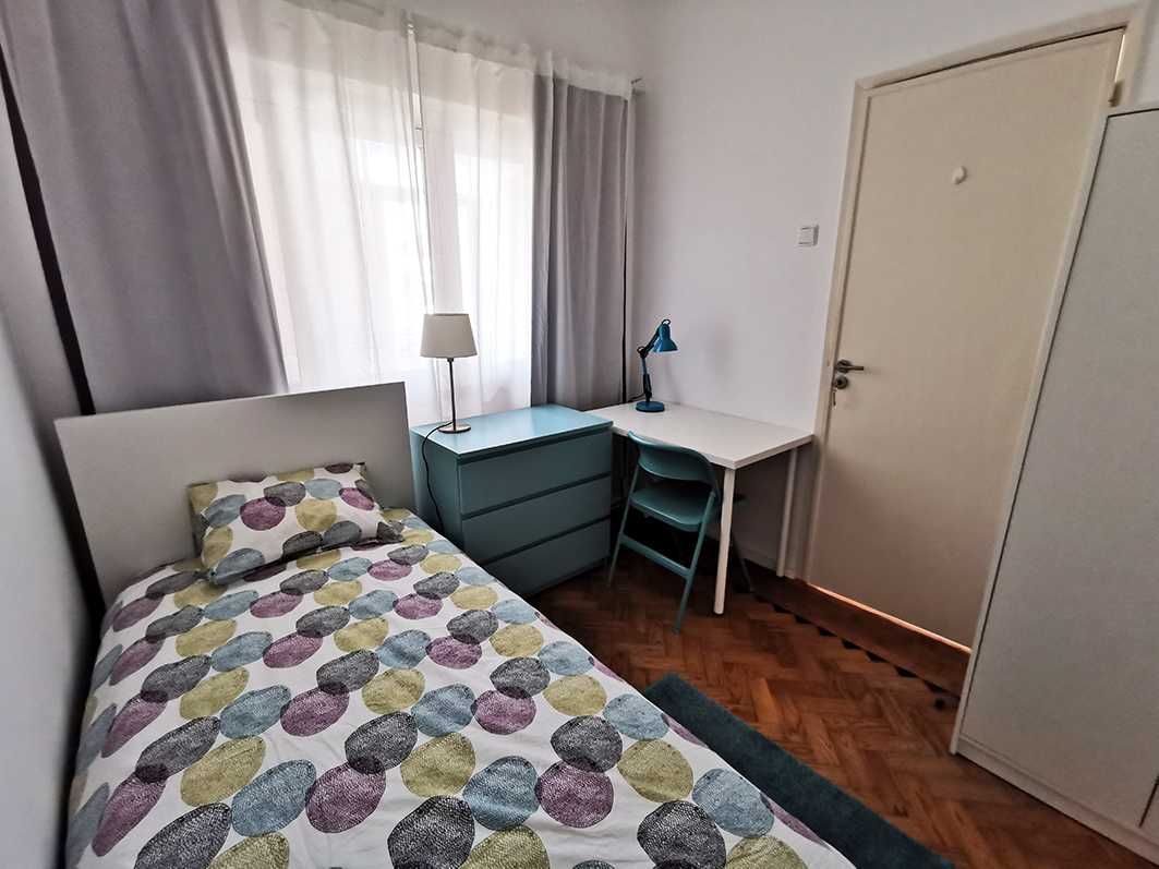 Quarto Costa Caparica, WC privado, FCT da Universidade Nova de Lisboa