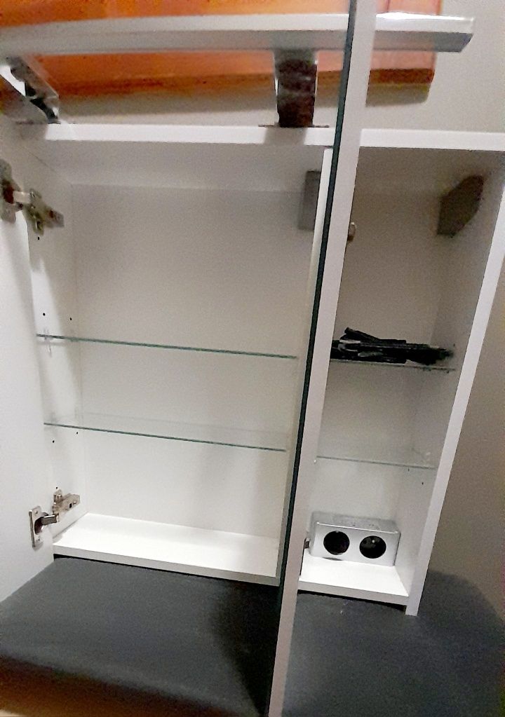 Szafka łazienkowa wisząca lustrzana