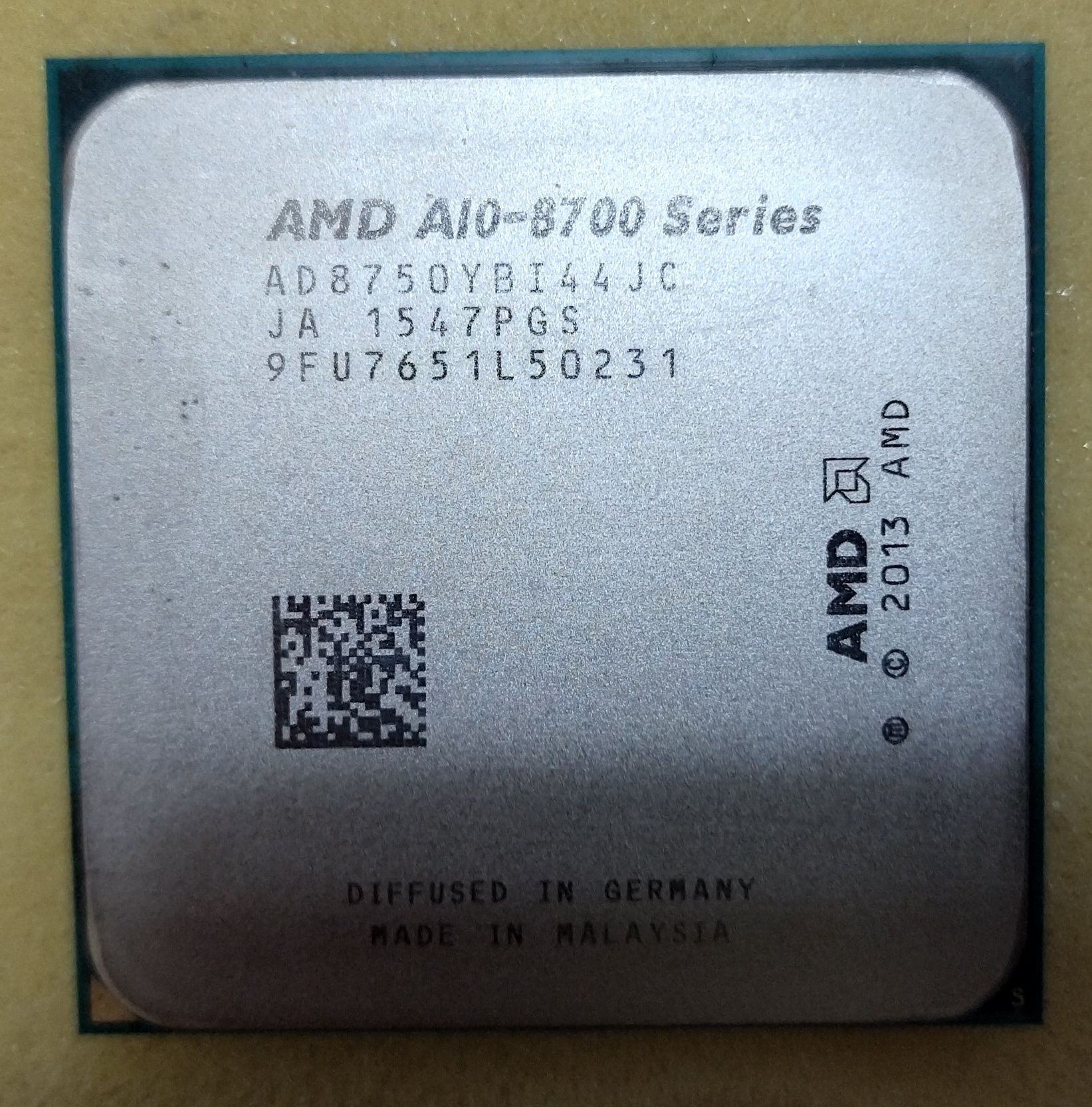 Процесор AMD A10-8700