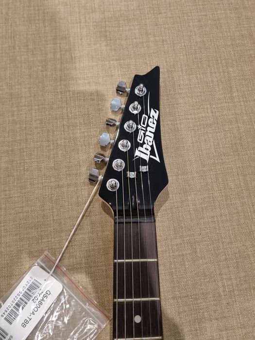 Guitarra Ibanez, cor azul