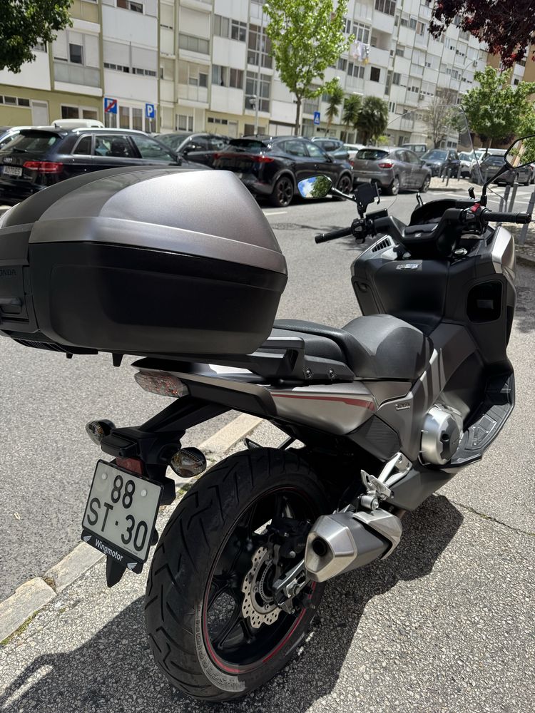 Moto honda integra