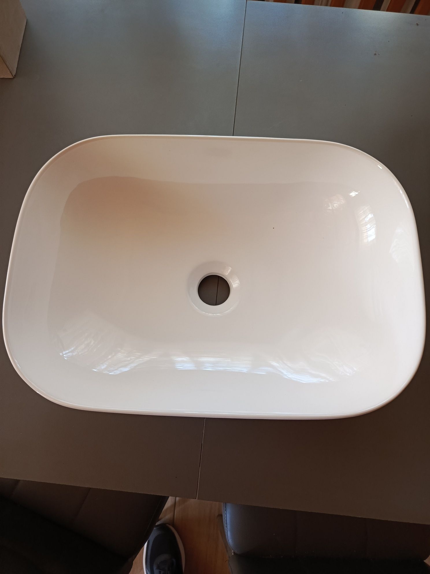 Sprzedam umywalkę nablatowa 45cm