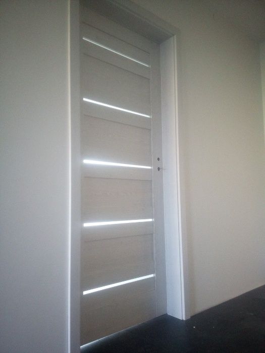 drzwi wewnętrzne pokojowe futryny kamuflaż maskowanie ościeżnicy