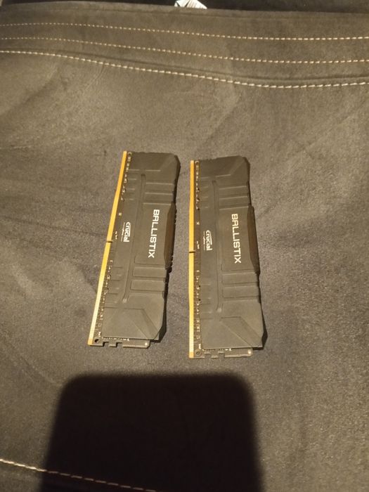 Sprzedam Pamięć ram DDR4  16GB