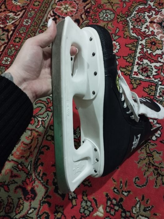 Хоккейные коньки, мужские