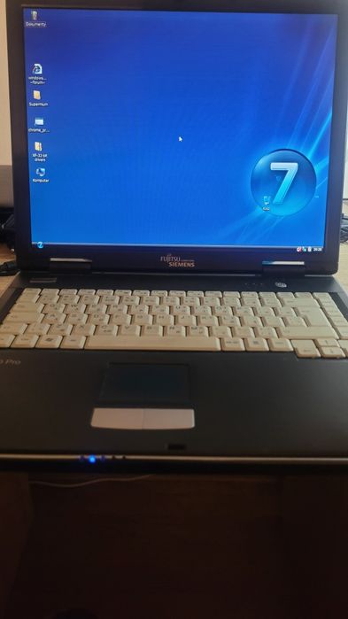 Laptop fuitsu Simens Amilo pro V 8010