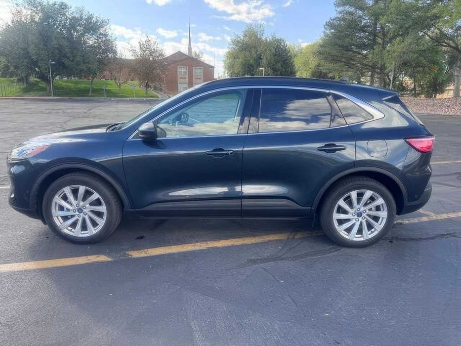 Ford Escape Titanium      2022