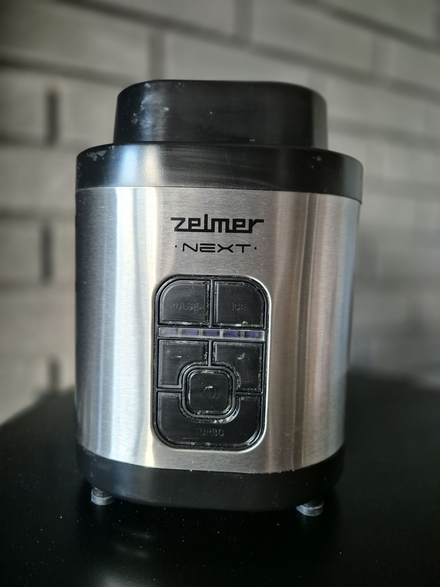 Blender kielichowy Zelmer ZSB1400B