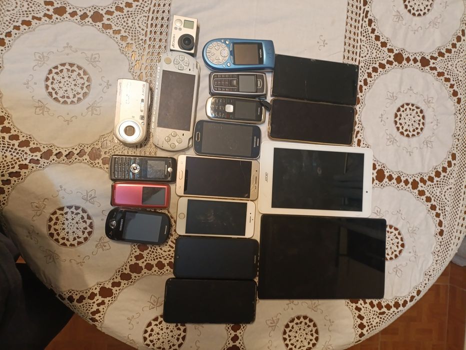 Vendo conjunto de telemóvel tablets e câmeras