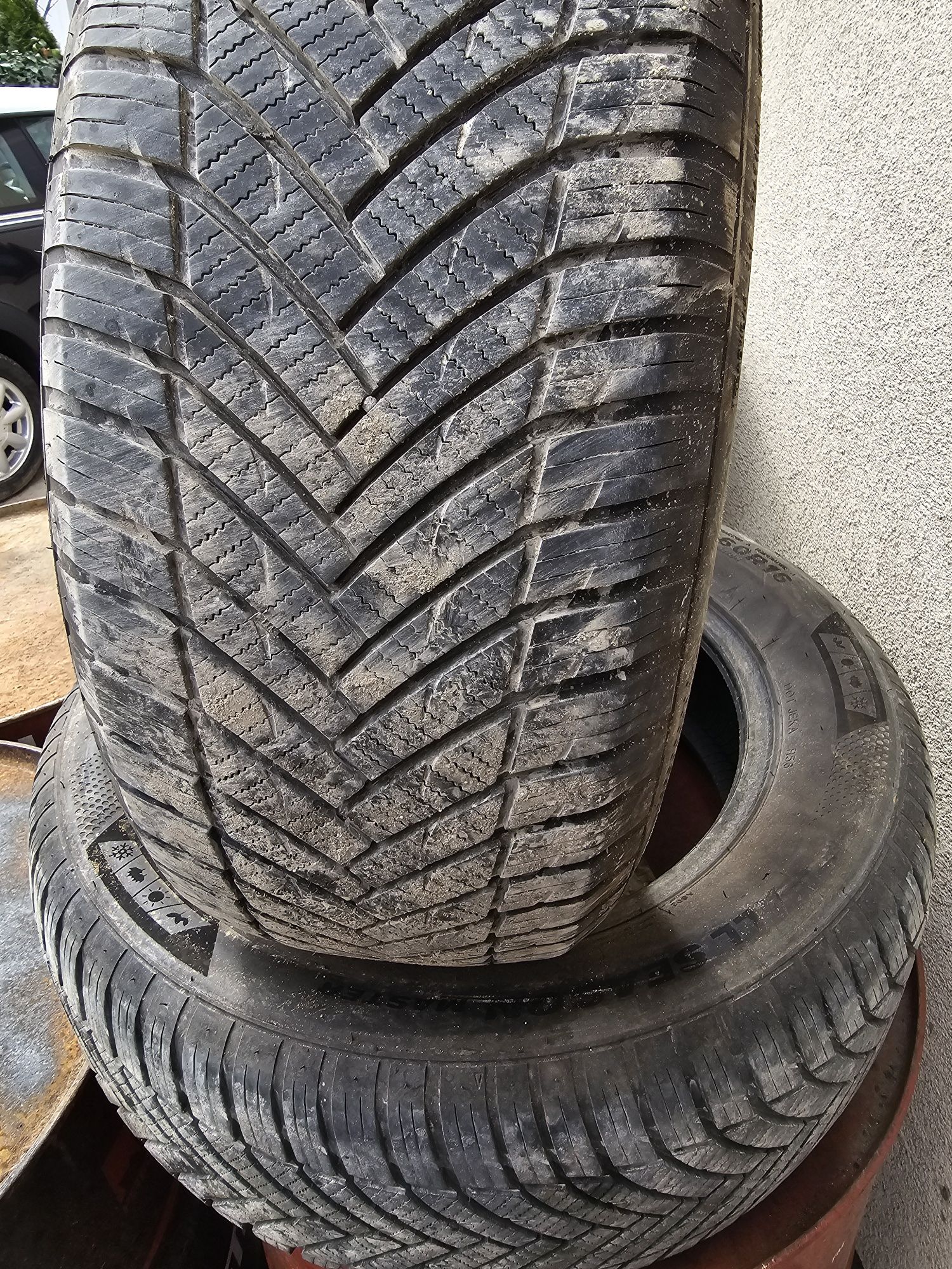 Opona wielosezonowe Minevra 215/60r16